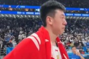 王少杰全场得到2分4篮板1盖帽，赛后球员握手致意时泪洒赛场